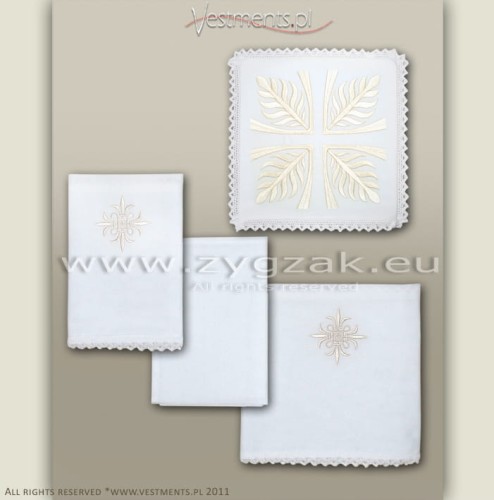 C28 CHALICE LINEN SET
