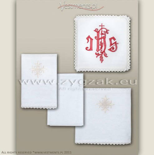 C13 RED - CHALICE LINEN SET