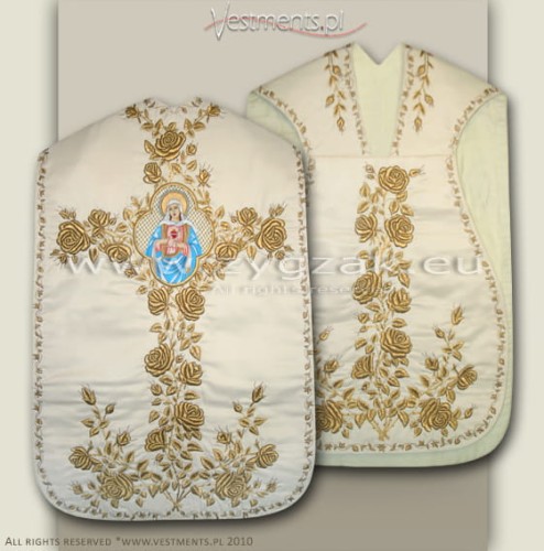 Highly decorative Roman style Low Mass Set