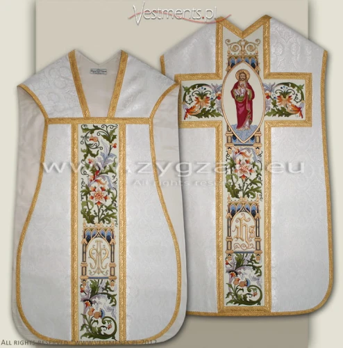 Highly decorative Roman style Low Mass Set
