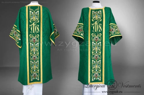 DR-HM-25 GREEN DALMATIC 1.jpg