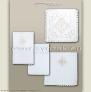 C10 CHALICE LINEN SET