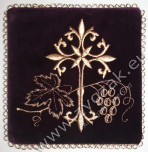 P07 PURPLE VELVET PALL