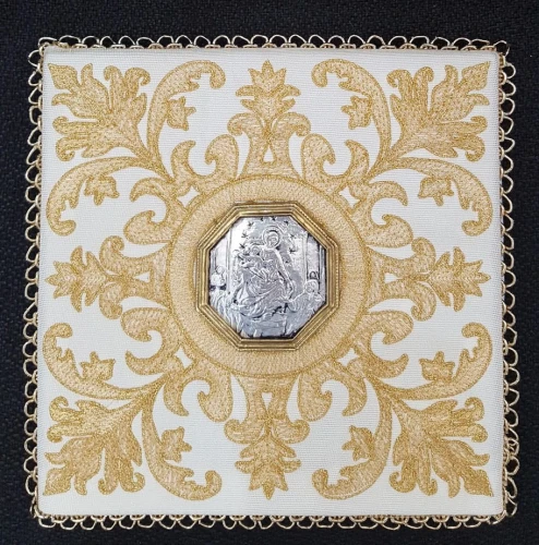 PM4-02 CHALICE PALL "Our Lady of Pompeii"
