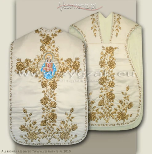 Highly decorative Roman style Low Mass Set