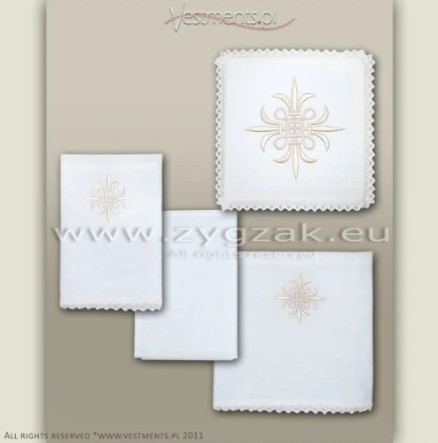 C06 CHALICE LINEN SET