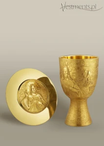 # 147/584 CONTEMPORARY CHALICE SET WITH PATEN