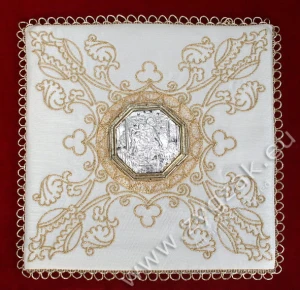 PM-02 CHALICE PALL "Our Lady the Queen"